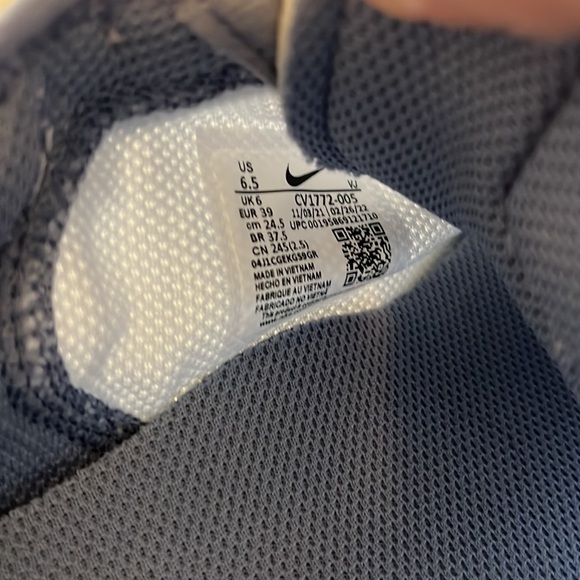 NEW Nike React Live Light Smoke Grey Hyper Royal Tennis Shoes Size 6.5 - Picture 11 of 12